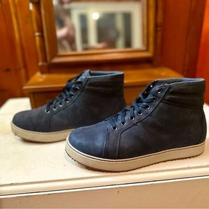 New Never Worm L.L. bean Mens waterproof leather boots